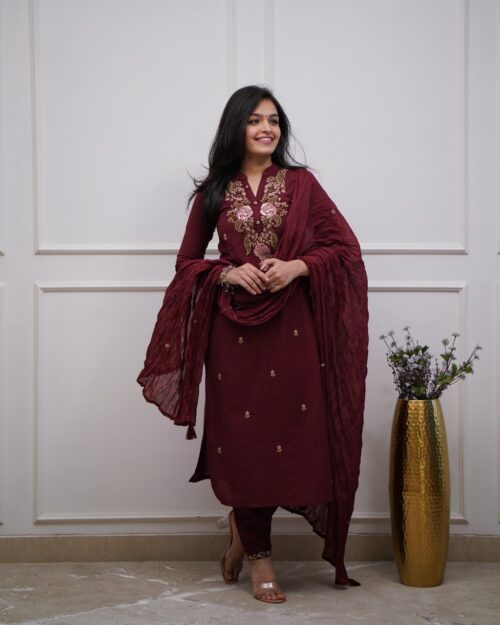 Luxury-Stylish-Purple-Ethnic-Suit-Set-for-Wome